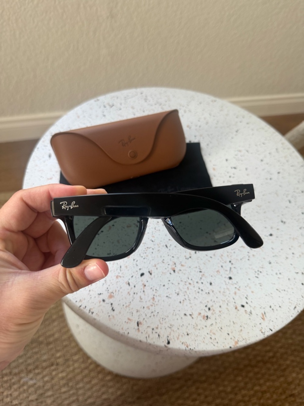 Ray-Ban Meta Black Wayfarer smart Sunglasses - Picture 2 of 7
